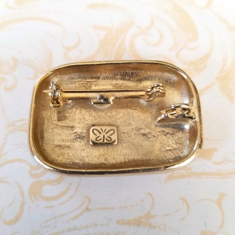Vintage Red Enamel Gold Tone Brooch Pendant Pin - Picture 6 of 14